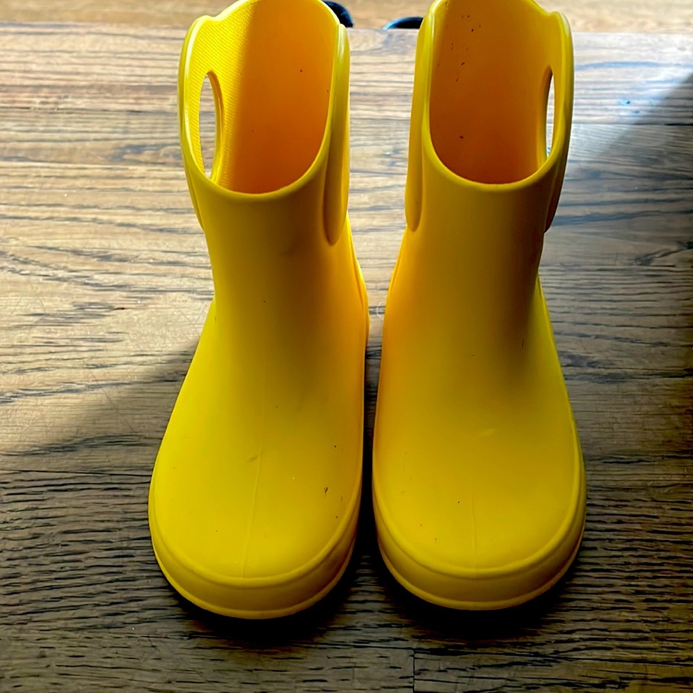Kids rain boots